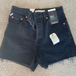 NWT Levi's Premium Ribcage Women's Shorts in Black - size 26
